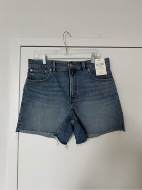Madewell perfect Jean short Mid-Length Jean Shorts in Faded Blue